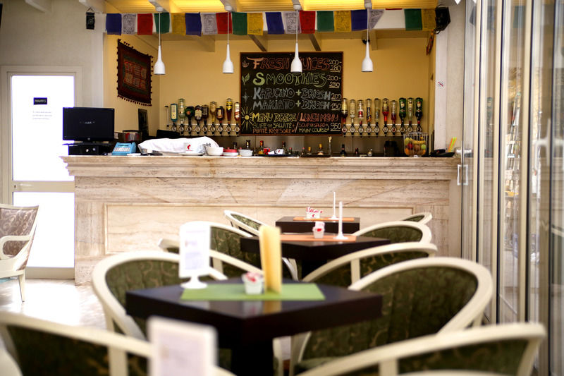 Oxford Hotel Tiranë Ngoại thất bức ảnh