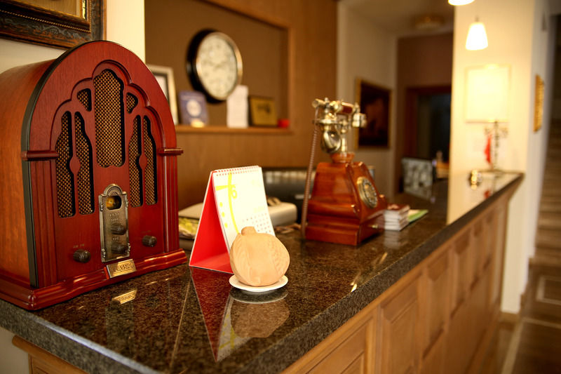 Oxford Hotel Tiranë Ngoại thất bức ảnh