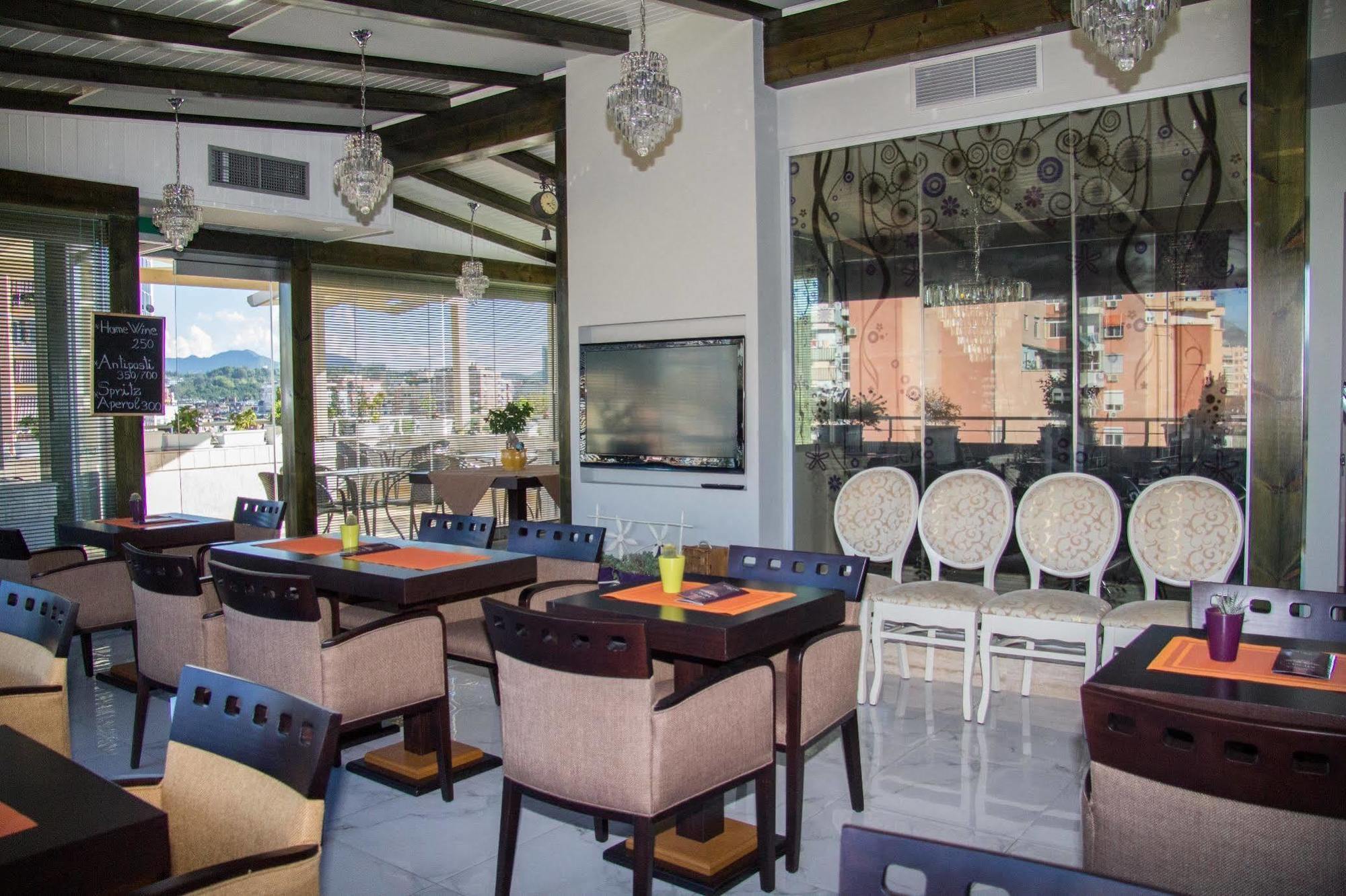 Oxford Hotel Tiranë Ngoại thất bức ảnh