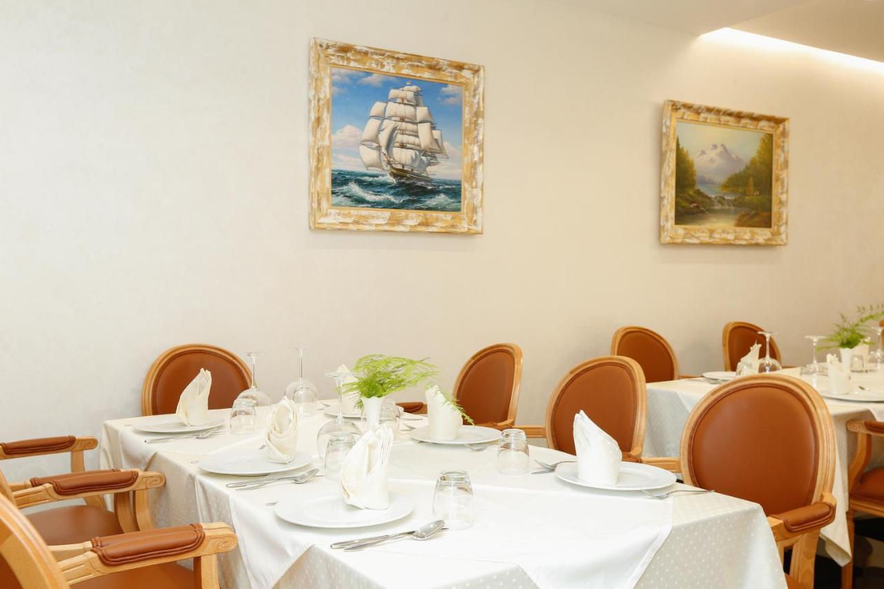 Oxford Hotel Tiranë Ngoại thất bức ảnh